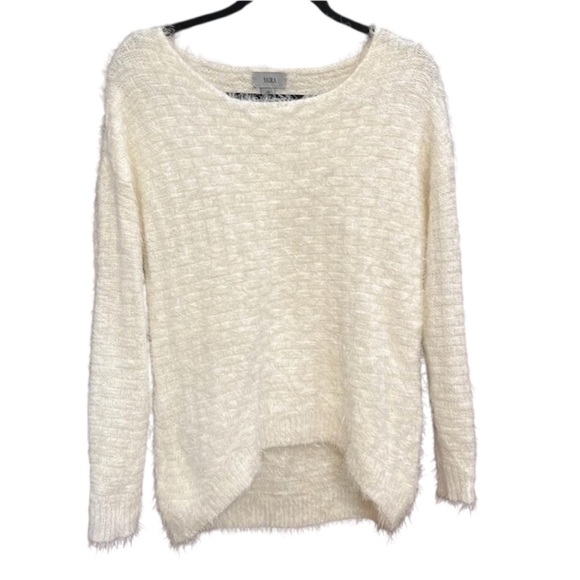 Sweaters - Yaira Sz Med White Fuzzy Sweater